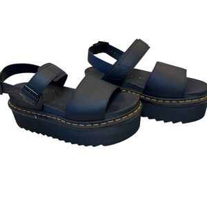 NWOT Dr. Martens Voss Quad Black Size 9 Sandals hydro leather